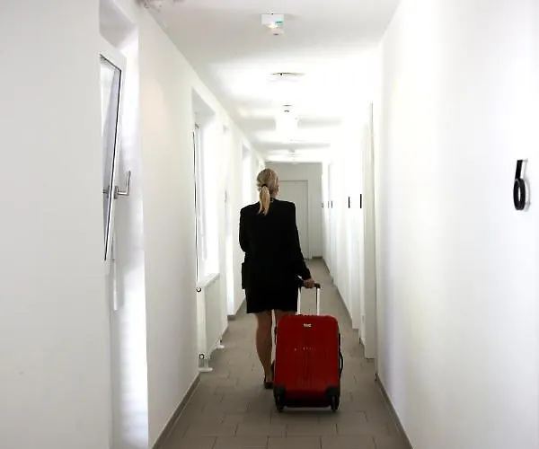 Готель Arbio I Urbanstay Serviced & Грац